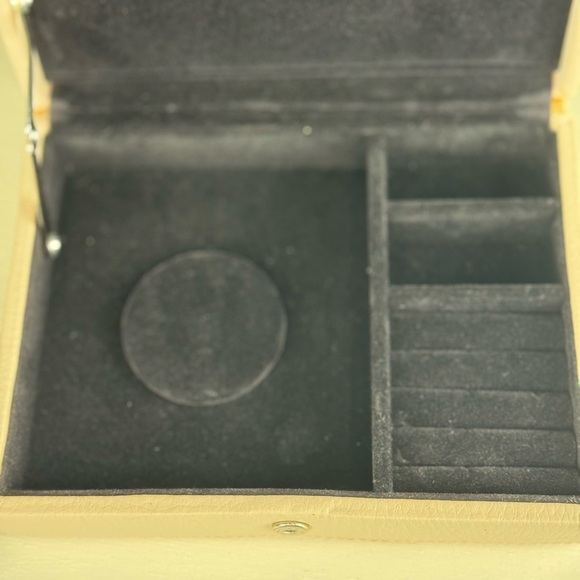 Pandora Ivory Jewelry Case - Picture 6 of 13